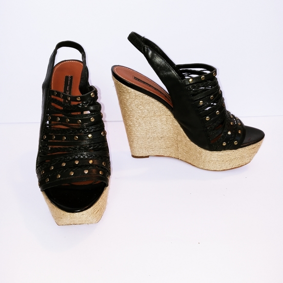 STEVE MADDEN Leather Wedges